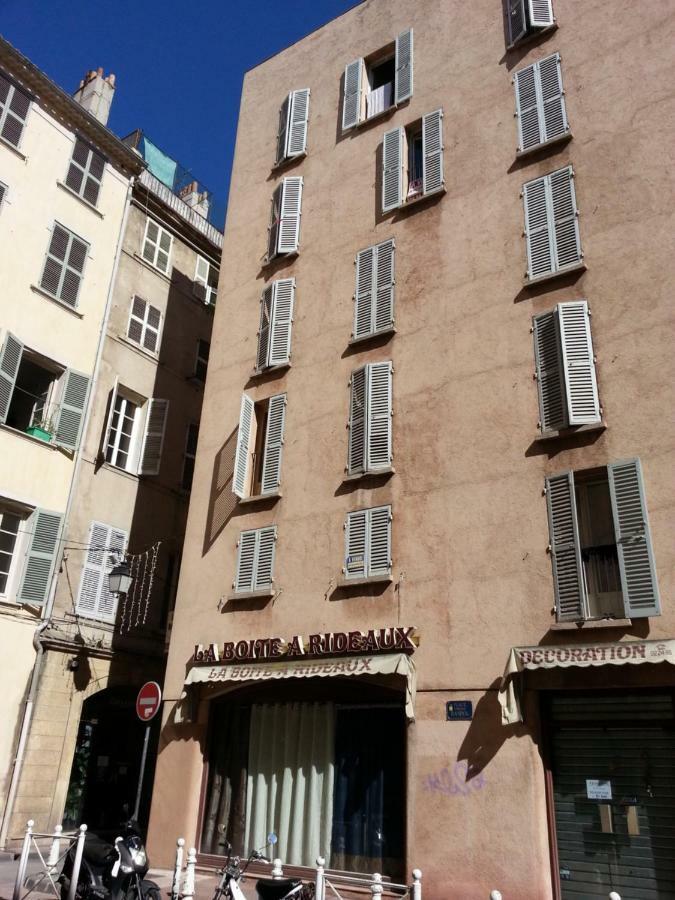 Апартаменты Studio Toulon Les Halles Экстерьер фото